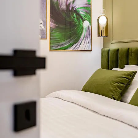 Apartment Center Elegance - Stylish 2br At Piata Amzei Bucharest